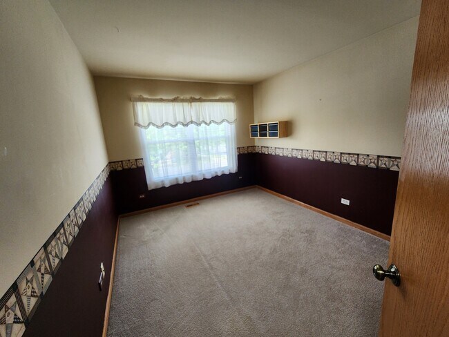 Building Photo - 5512 Stonybrook Dr