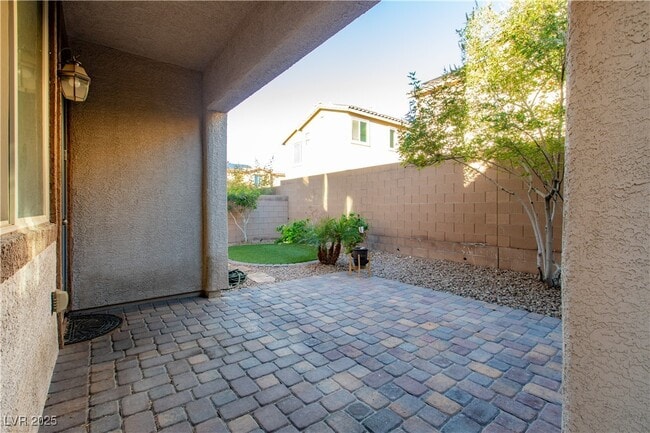 Building Photo - 12382 Loggeta Way