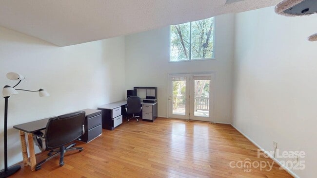 Building Photo - 4025 Woodfox Dr