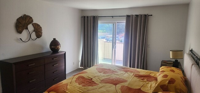 Building Photo - Fully furnished 2-bedroom, 2-bathroom town...