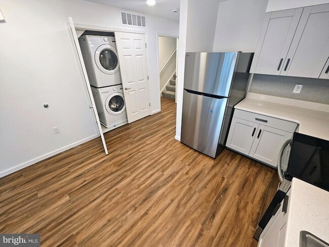 Primary Photo - 200 Hamilton Ave