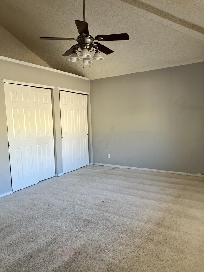 Building Photo - West El Paso, Scenic Heights. 3 bedrooms, ...