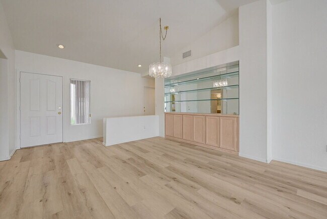 Building Photo - 2613 Breakers Creek Dr