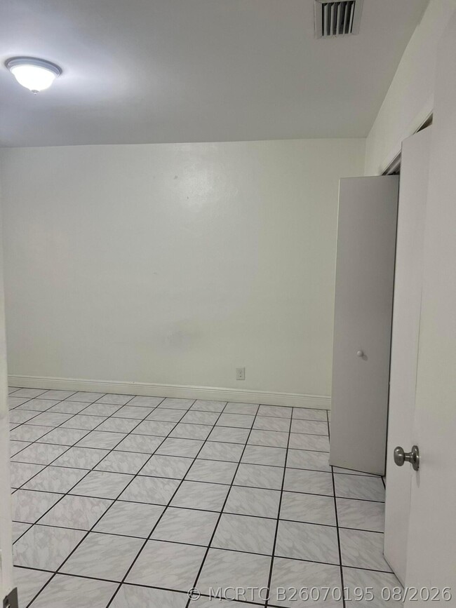 Building Photo - 2600 S Ocean Dr