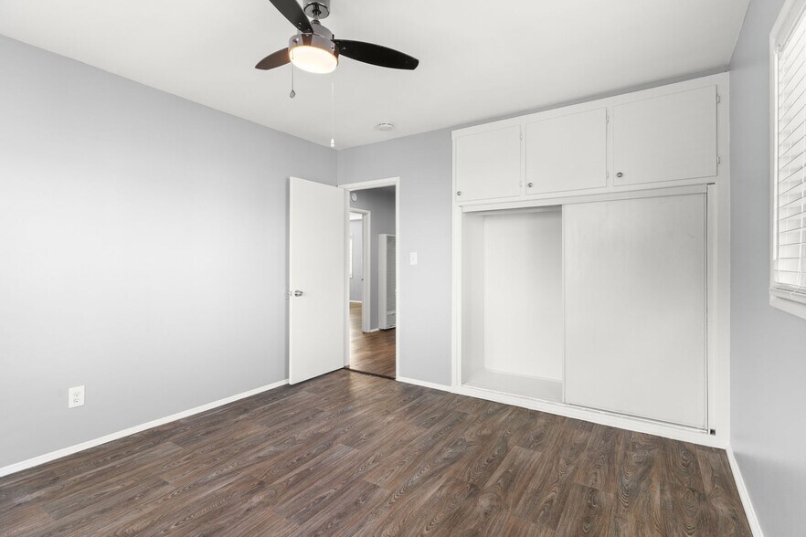 Building Photo - 1577 Pine Ave