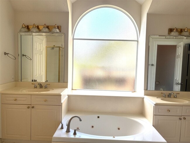 Building Photo - 2203 Summer Bay Ct