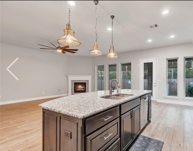 Building Photo - 23637 Sage Villa Dr