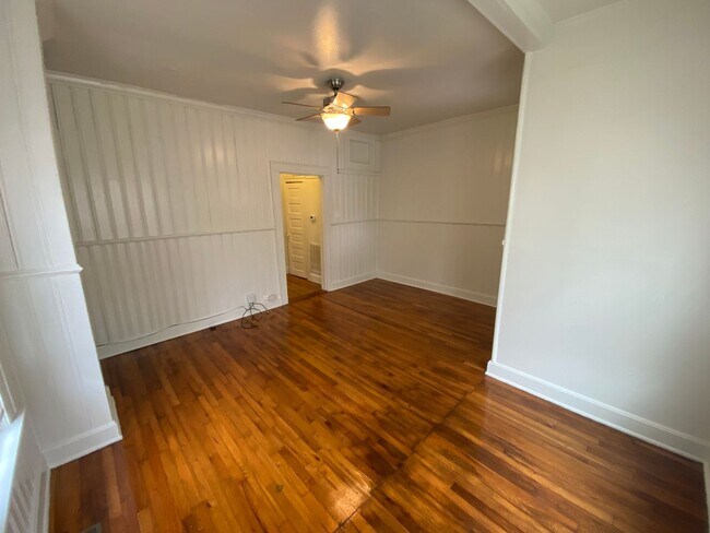 Building Photo - Charming 1 Bedroom Duplex in Trinity Park - Fenced Backyard!