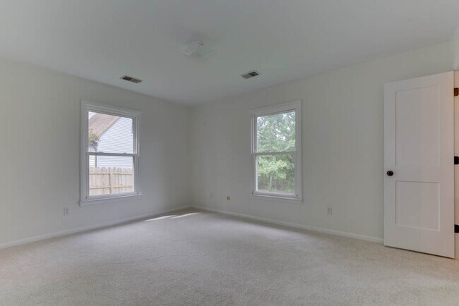 Building Photo - 2637 N Elizabeth Harbor Dr