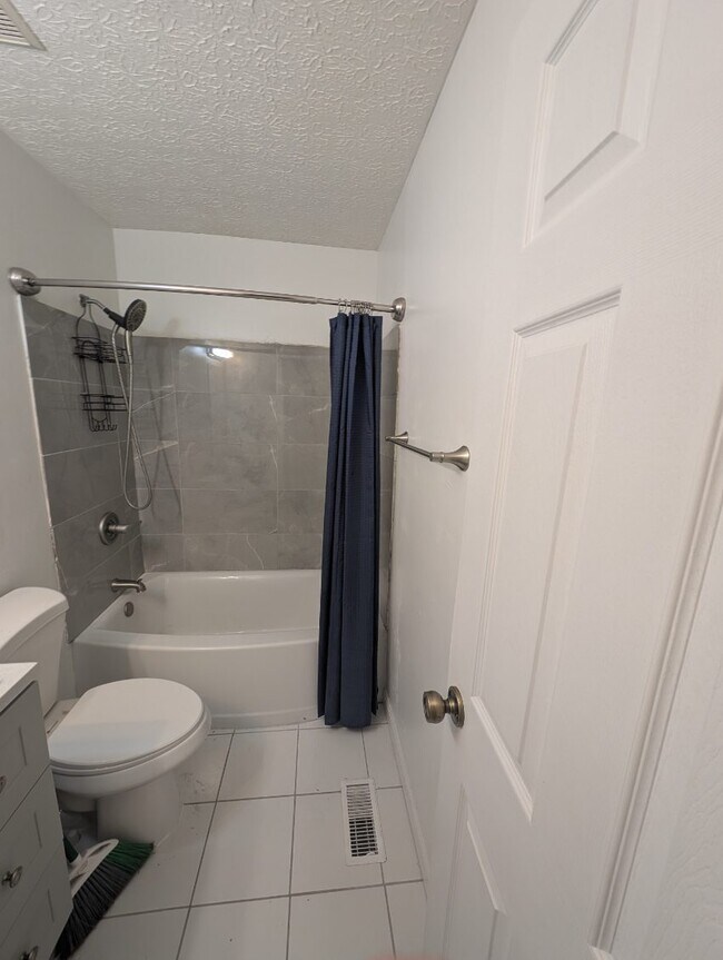 Building Photo - 53 Brenton Dr