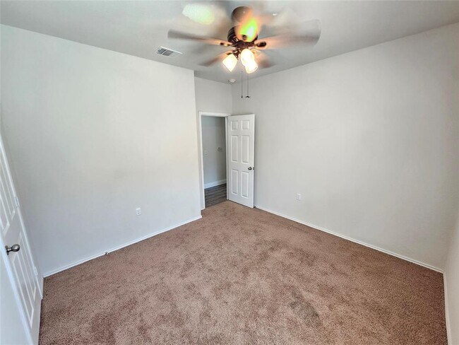 Building Photo - 6912 Longford Trail