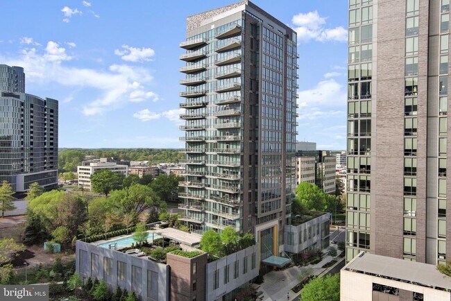 Building Photo - 7887 Jones Branch Dr