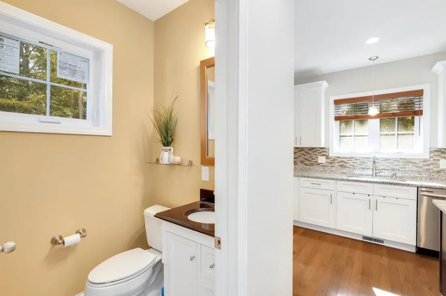 Building Photo - 22 Beacon St