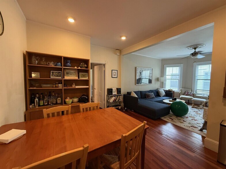 Building Photo - 37 Highland Ave