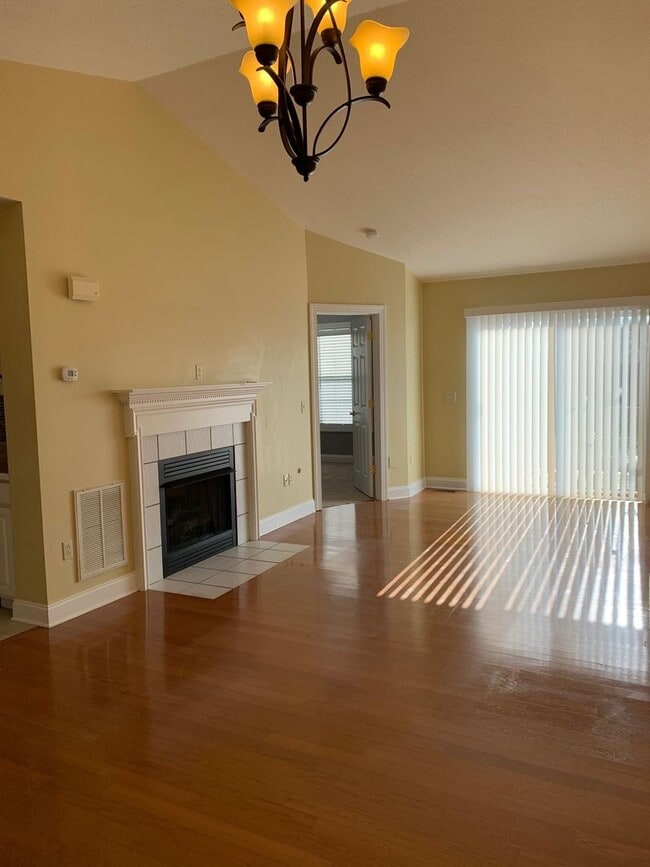 Building Photo - 330 Pin Oak Dr NW