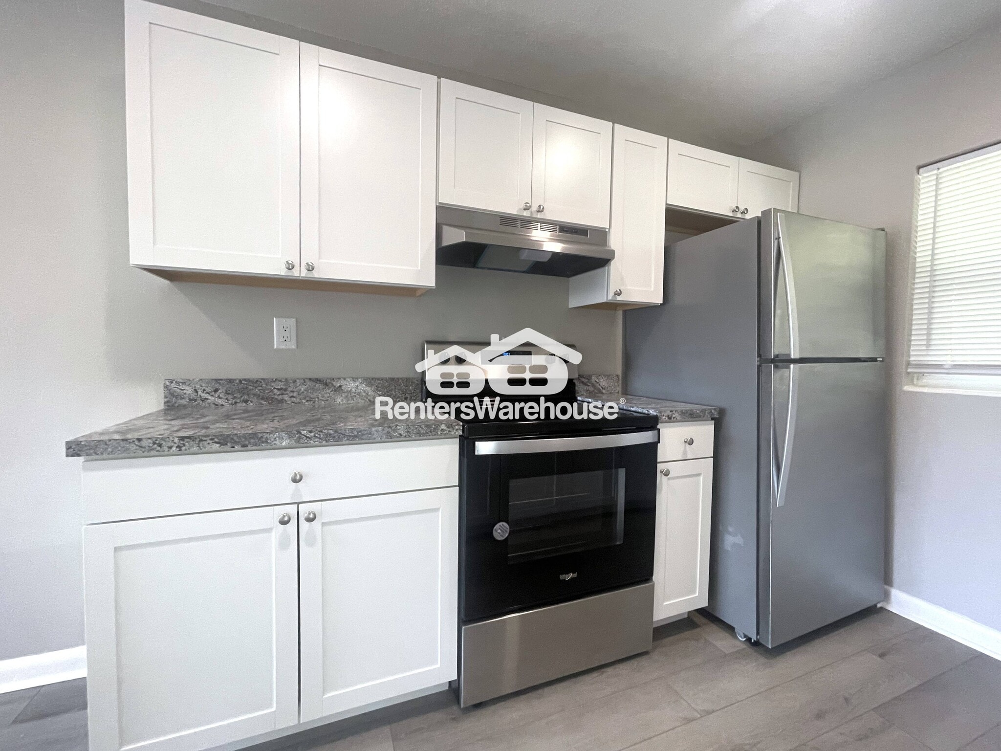 Building Photo - 310 S Arcturas Ave