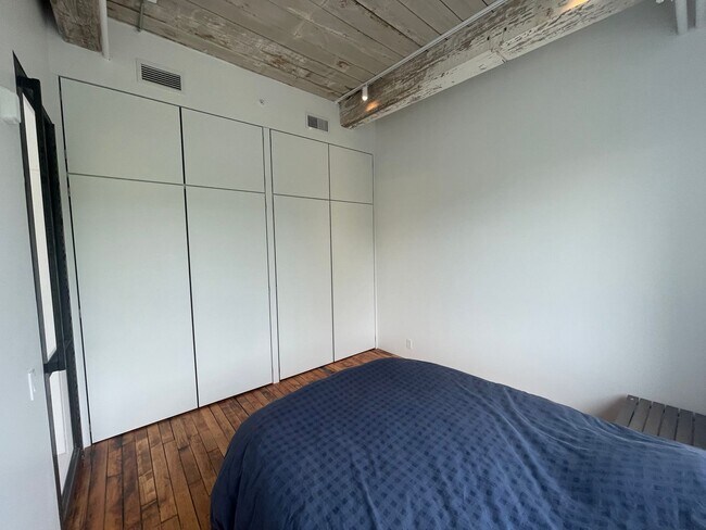 Building Photo - Historic Charm, Modern Luxury,  2 bedroom ...