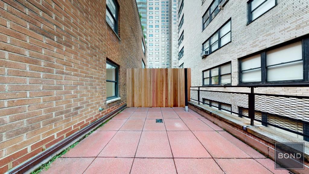 Building Photo - 405 E 56th St