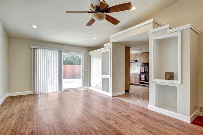 Building Photo - 8323 Northvale Way
