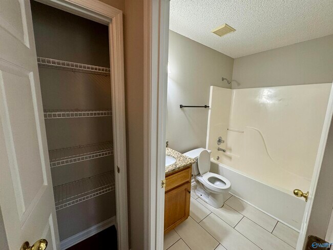 Building Photo - 103 Balsam Poplar Way