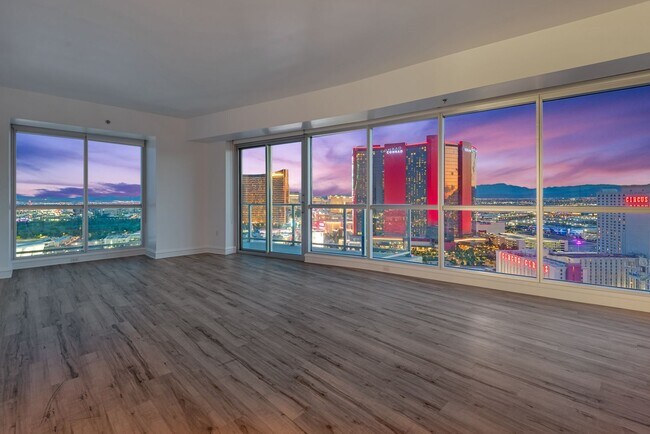 Primary Photo - Sky Las Vegas - 2809
