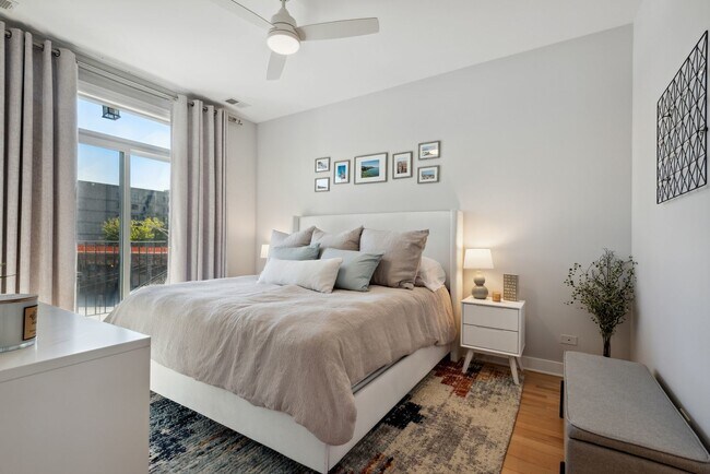 Building Photo - 821 W Superior St