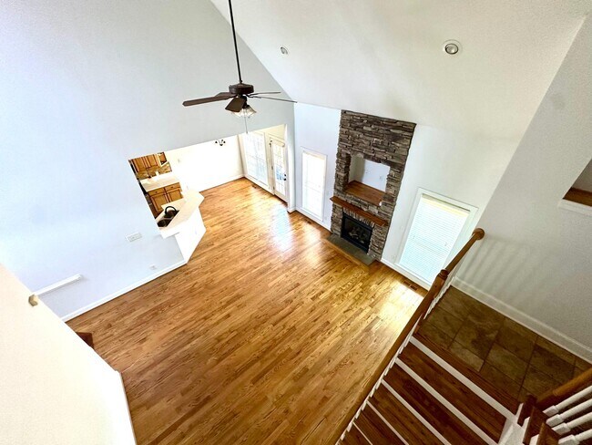 Building Photo - 4852 Knollview Dr