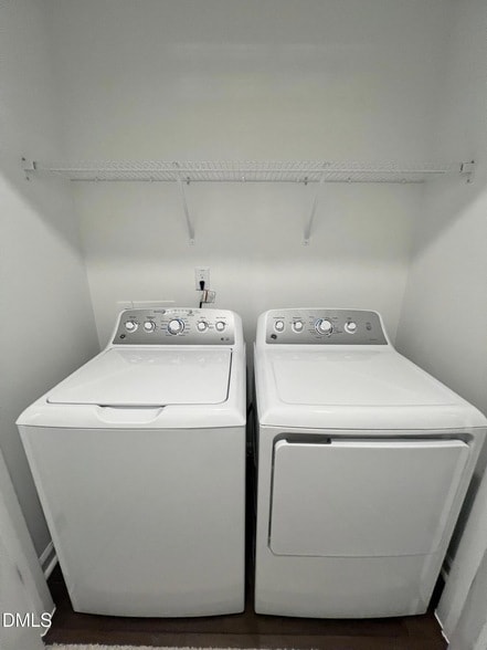 Building Photo - 2305 Oakwood Mdws Ct