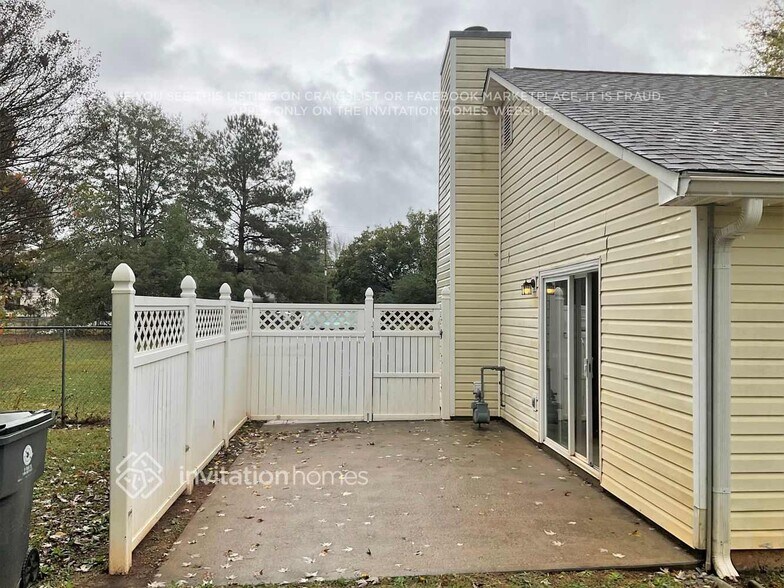 Building Photo - 785 Peeksville Rd