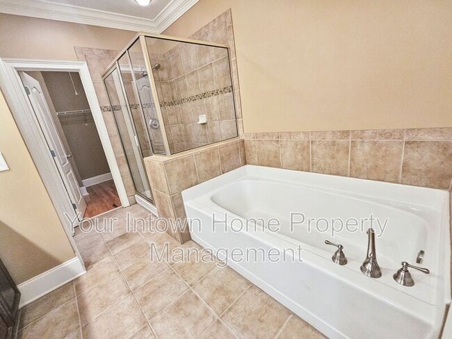 Building Photo - 2380 Crescent Park Ct