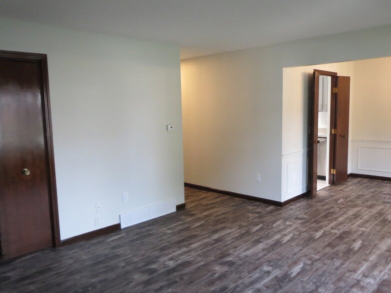 Building Photo - 5617 Ryewyck Dr