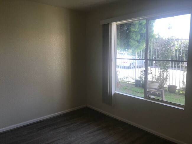 Bedroom - 212 S Orange Ave