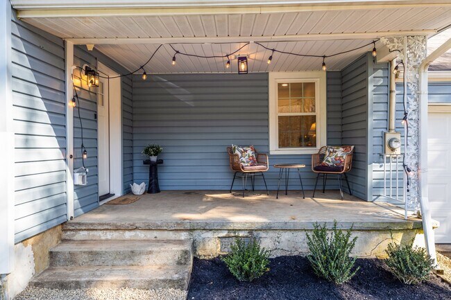 Building Photo - Knoxville 37920 - 3 bedroom 2 bath - call Tiana Winter 865-297-2451