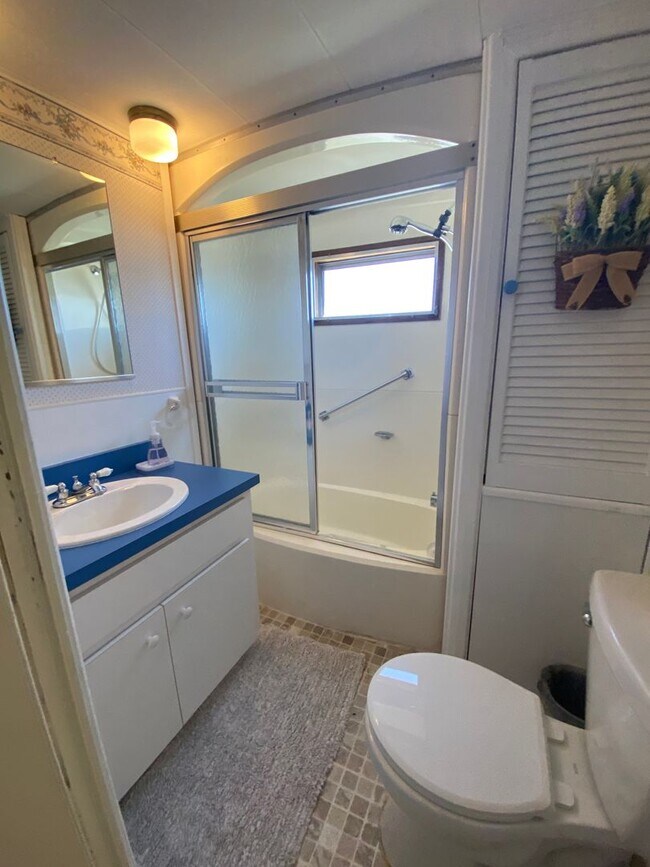 Building Photo - Holiday Park *short or long term rental av...