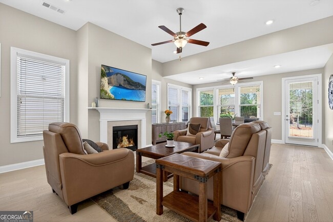 Building Photo - 133 Iron Oak Dr