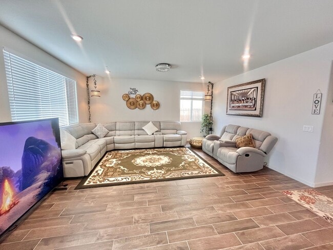 Building Photo - Reduced!! Stunning 5-bedroom, 3-bathroom home with Solar!