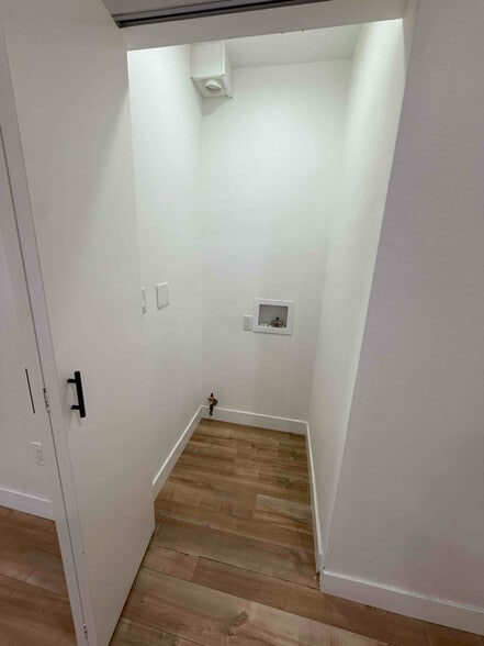 Building Photo - 4925 E San Rafael St