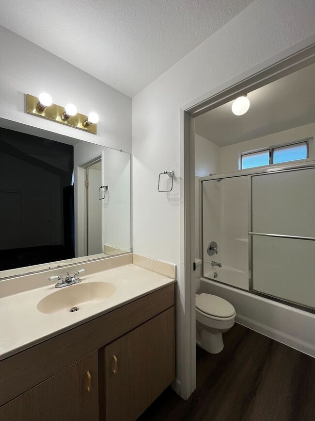 Building Photo - Comfortable 3-Bedroom Home in Prime La Pue...