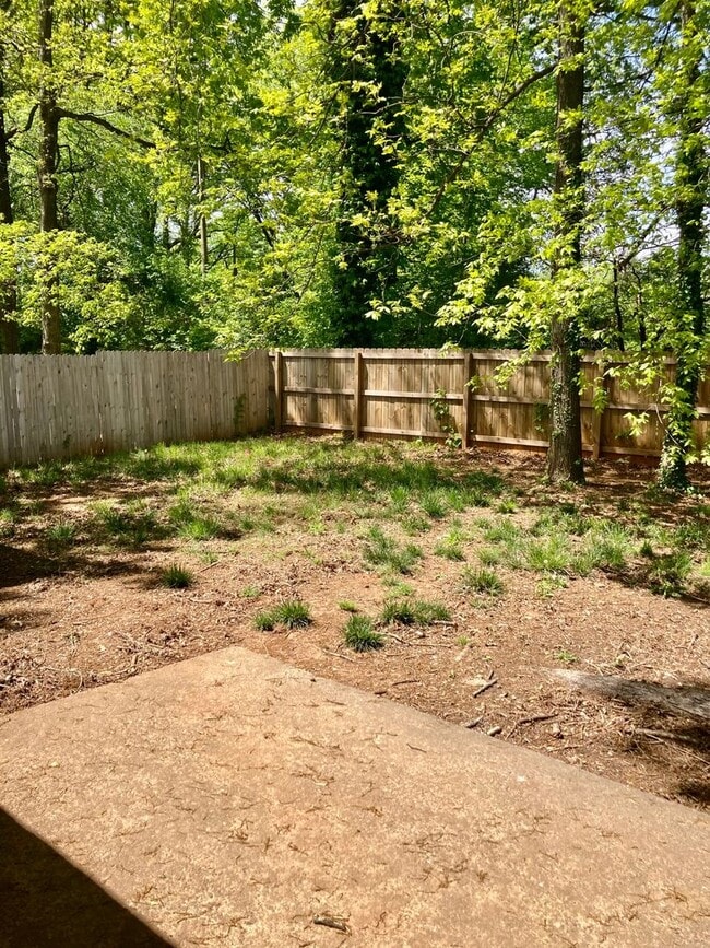 Building Photo - Impeccable 2 Bedroom, Fully Renovated in N...