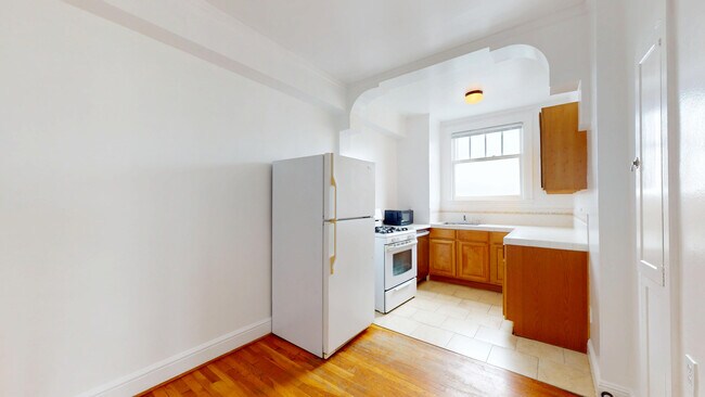Building Photo - 1294 Grove St