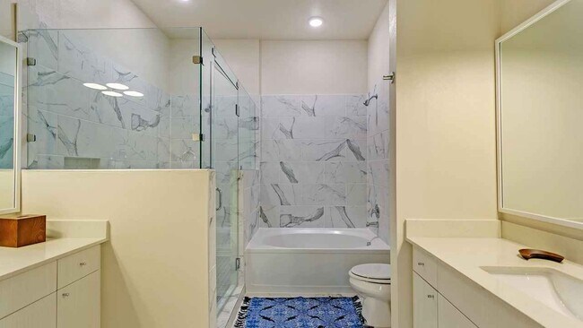 Building Photo - Over the top 1BR