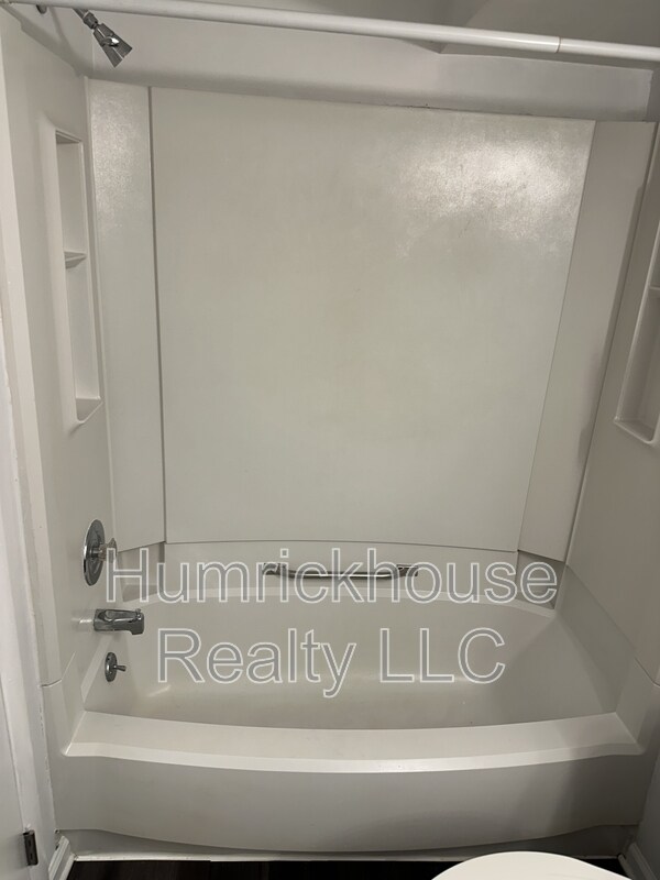 Building Photo - 3164 Central Ave