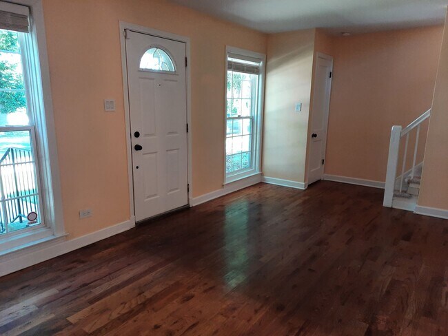 Building Photo - 3Br/2Bath House in Evanston $3,600/m