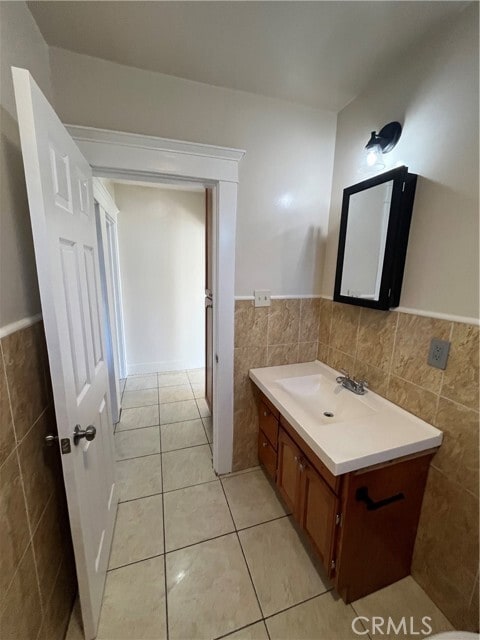 Building Photo - 1355 W 49th St