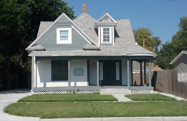 Building Photo - 321 S Osage St