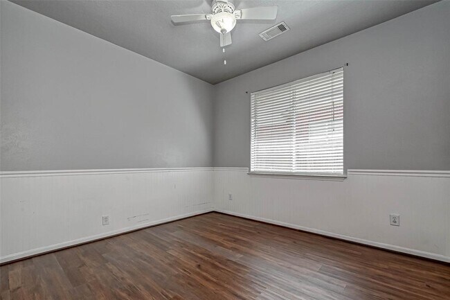 Building Photo - 118 N Willow Point Cir