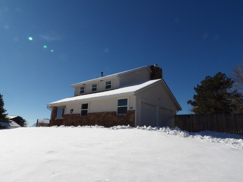 Building Photo - 2455 Stoneridge Dr