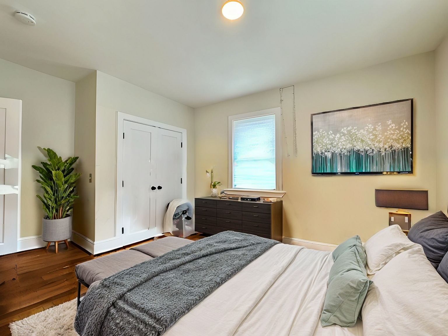 Building Photo - 839 Parker St