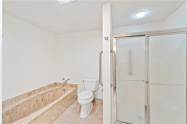 Building Photo - 30 Argyle Ave