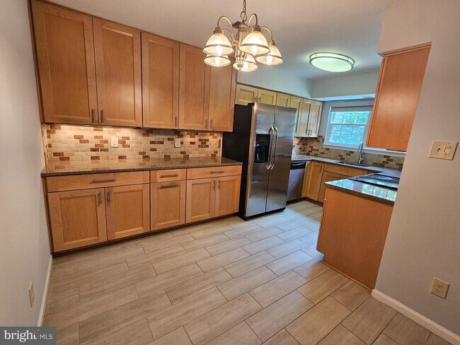 Building Photo - 12109 Greenway Ct